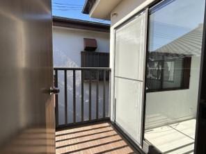 そよかぜ　なつかしの家 ２Fベランダ、２Wayで出入り可能