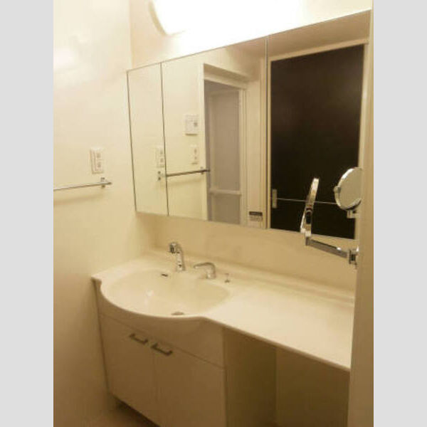 ロイヤルローズ 洗面室