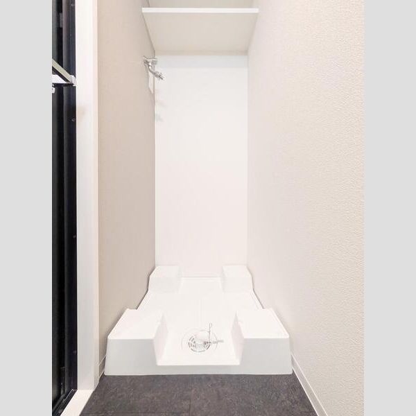 S-RESIDENCE原木中山azure505号室 リビング