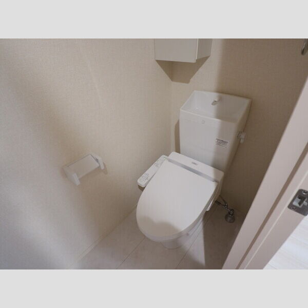 セレスティンワール　A棟102号室 トイレ