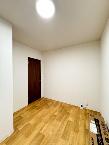 デザイナーズリノベ戸建て 調光調色できる照明。全部屋照明つきです。