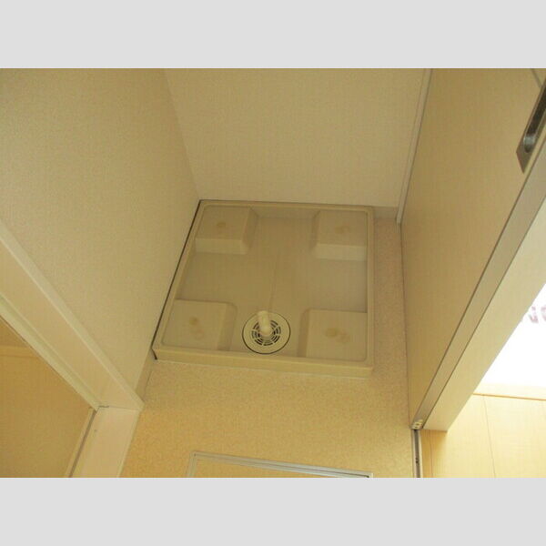 ESTRONDE(エスト・ロンド)105号室 室内洗濯機置場