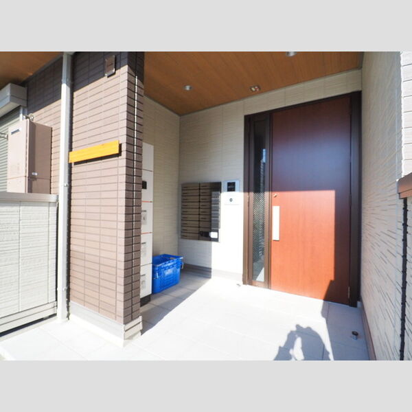 オレンジハウス エントランス(オートロック・宅配ボックス・集合ポスト)