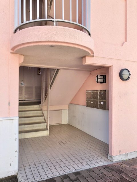 プランドール小室0206号室 エントランス