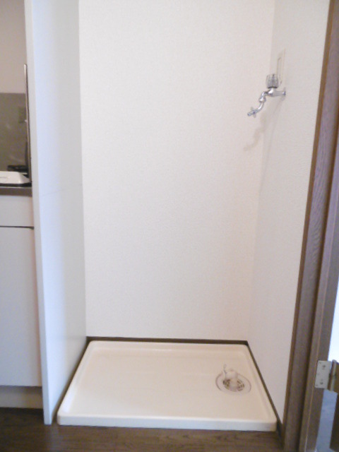 Ｂｉｇ　Ｔｈｒｏｕｇｈ0303号室 防水板