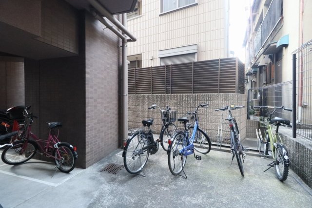 フェニックス笹塚駅前7階 駐輪場