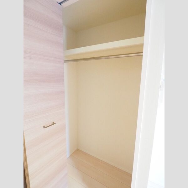 ロイジェントパークス千葉中央0908号室 クローゼット