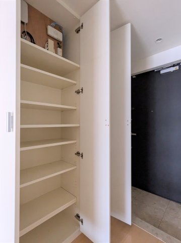 ガーデン板橋氷川町324号室 収納