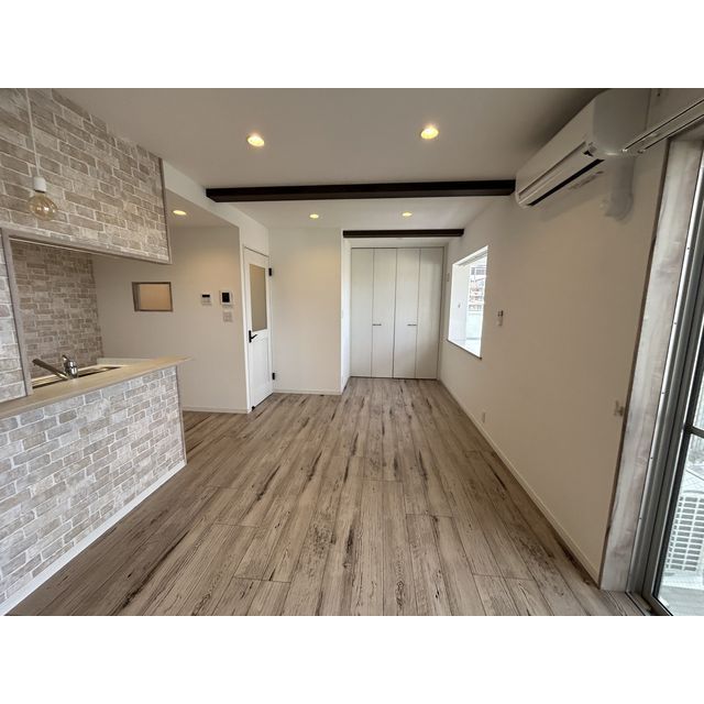 エトワール大成町403号室 リビング