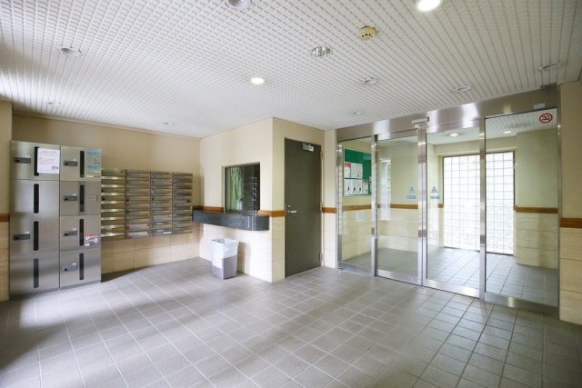 スカイコート新宿新都心 エントランス