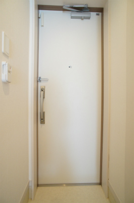 リブリ・鎌倉岡本 玄関