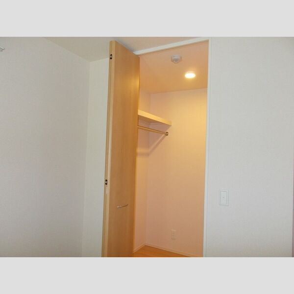 ヴューテラス寺尾の森　A201号室 ウォークインクローゼット