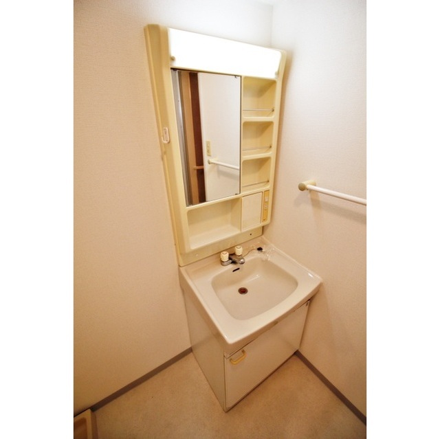 MOMO12千葉中央401号室 内観