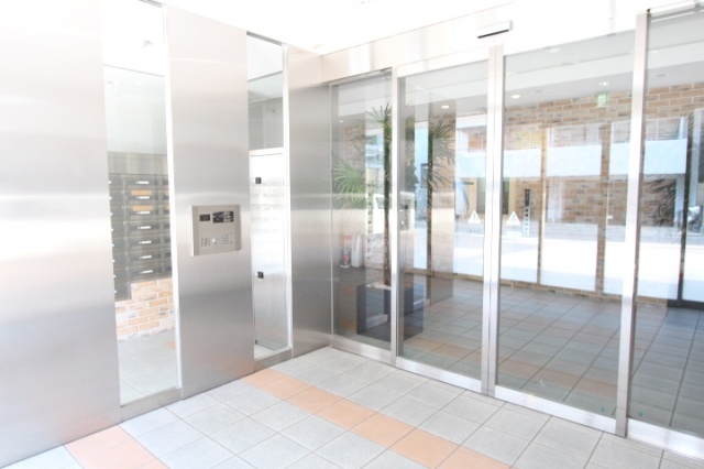 プライムアーバン亀有502号室 エントランス