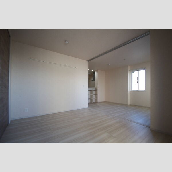 ル　シエル301号室 6.07帖の洋室からLDK