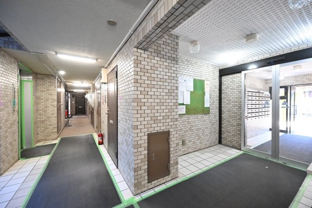 日神パレス永福町4階 エントランス