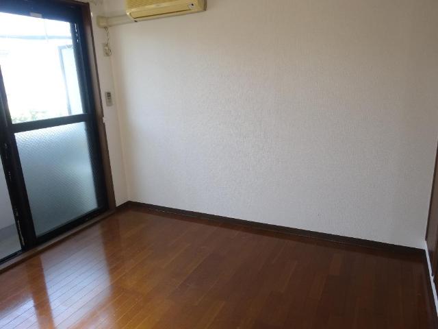 エスポワール 洋室６帖