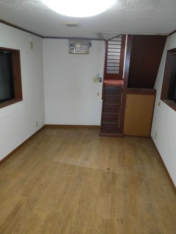 南区大岡1-2-6　1階 居室３　