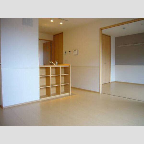 プリムヴェール　十五番館101号室 便利なカウンター収納付LDK