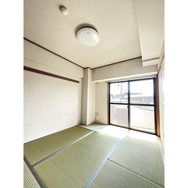 フルールポワール向ヶ丘302号室 和室と繋げて広々使えます