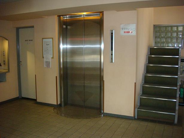 千歳プラザ703号室 ロビー