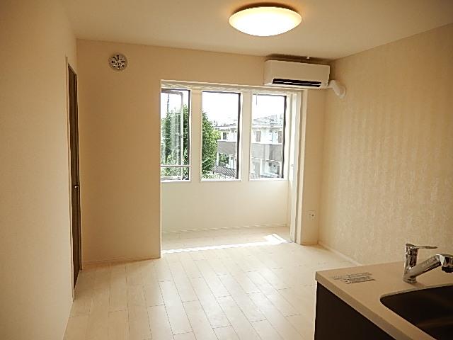 リーオイスラ リビング