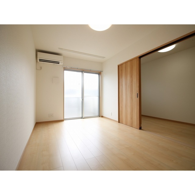 クレール 在家町102号室 リビング