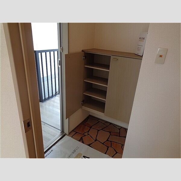 カーサフォンターナ 玄関