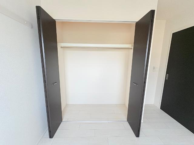 Ivy Field Ⅰ (アイヴィー フィールド ワン)205号室 クローゼット