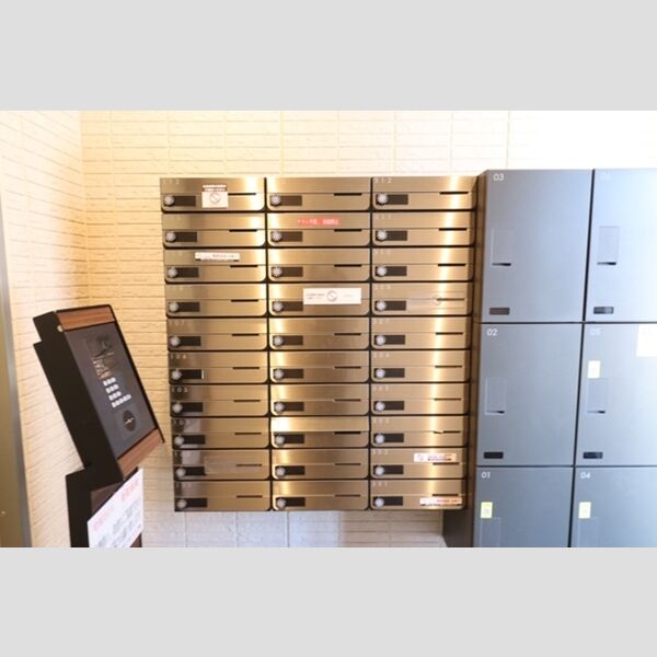 アベニール106号室 集合ポスト