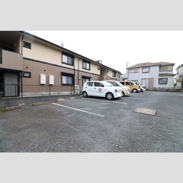 ルミナール203号室 駐車場