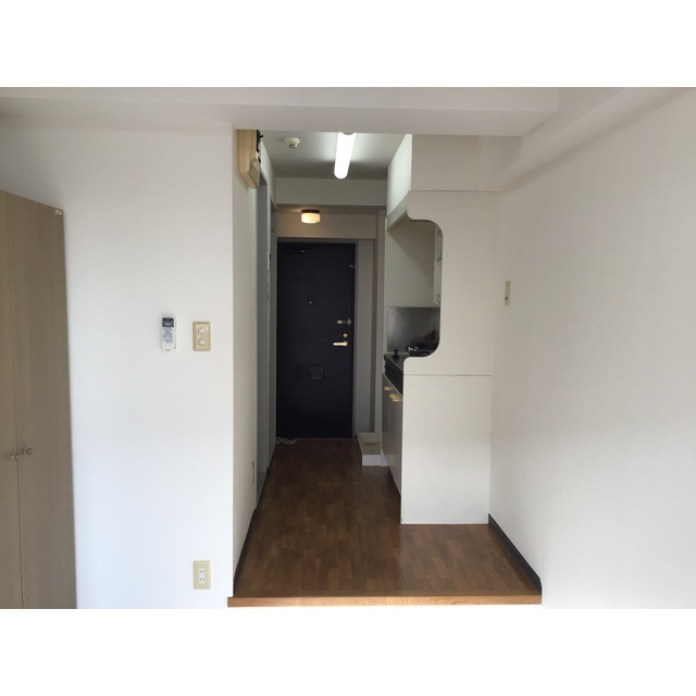 メゾン・ド・ディマンシェ601号室 内観