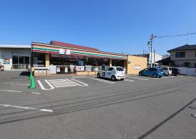 吹き抜け天井と広々LDKを備えたラグジュアリー住宅 【コンビニエンスストア】セブンイレブン 川崎小杉陣屋町2丁目店まで754ｍ