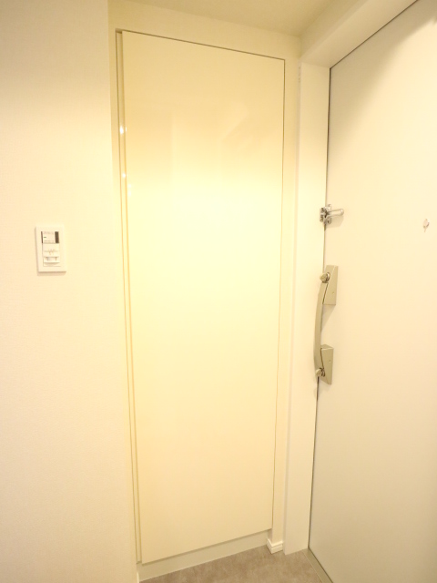 プラウドフラット門前仲町Ⅴ210号室 玄関