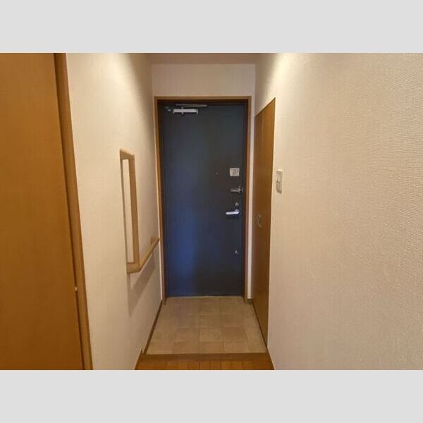 モニュメントスクウェア　弐番館 弐番館104号室　玄関