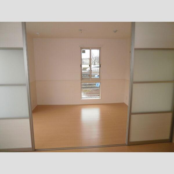 マリアージュ106号室 洋室 (6帖)