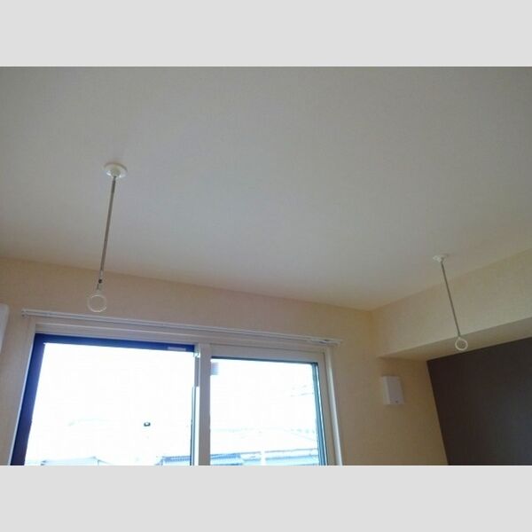 アルシオーネ303号室 室内物干し