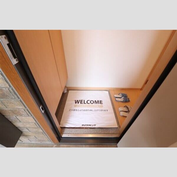 ロイヤルヒルズ春日　ABCDD102号室 玄関