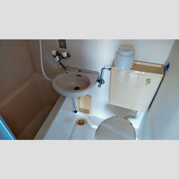 レディース・ビレッジ　ヨシトモ401号室 バス・トイレ