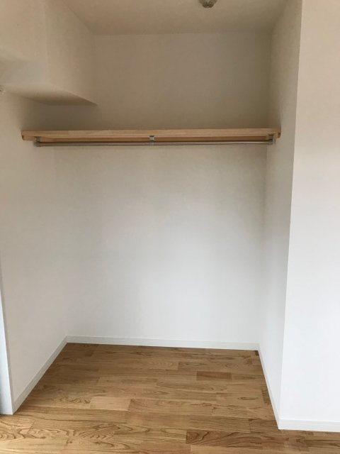 ＤｅＬＣＣＳ 中野新橋 オープンクローゼット