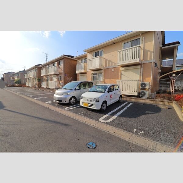 ラフィナート　Ⅲ 駐車場