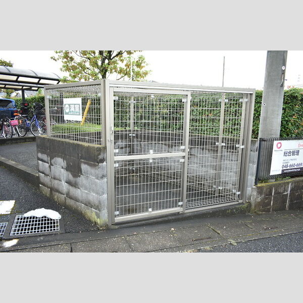 ビューセントラル　B 敷地内ごみ置き場