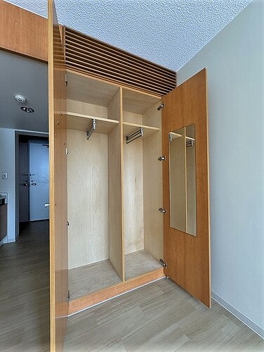 ハウス・エプタ3階 洋室　約６．０畳　クロゼット