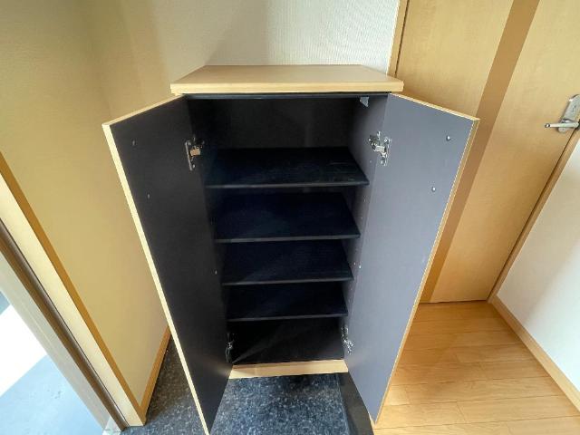 ダイアモンド・Ⅰ 下駄箱（下）