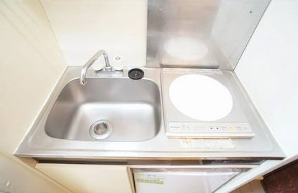 ピュアハウス松ケ丘二番館203号室 キッチン