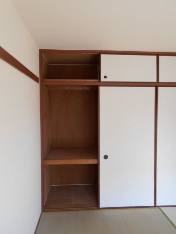 グランプラス0402号室 和室　押入　※別号室の参考写真です(現況優先・仕様違いの場合あり)