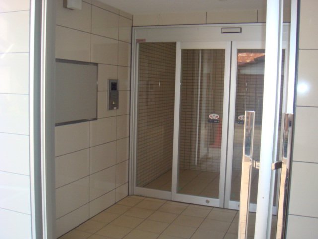 レジデンス和405号室 外観写真（昼）