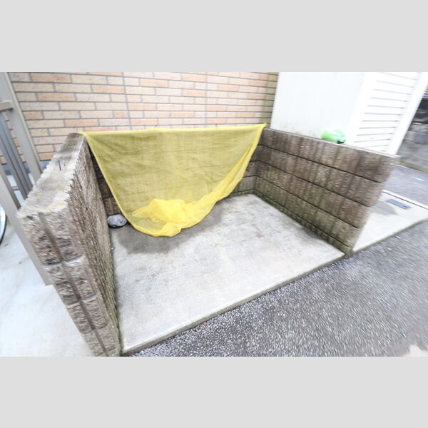 レザン・ポワール 周辺