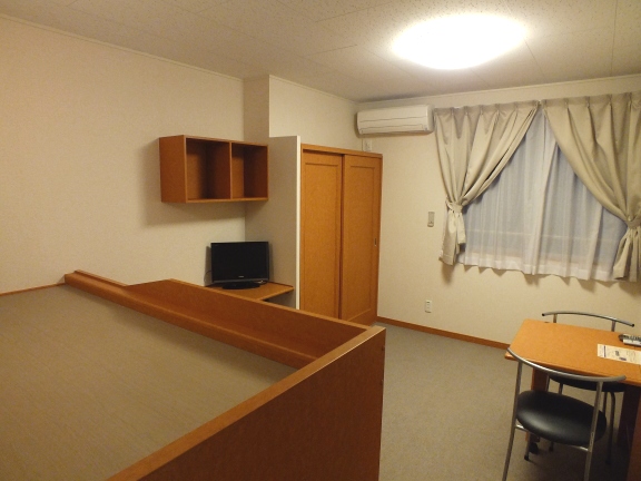 レオパレスクレール光優Ⅰ205号室 2F以上はじゅうたん