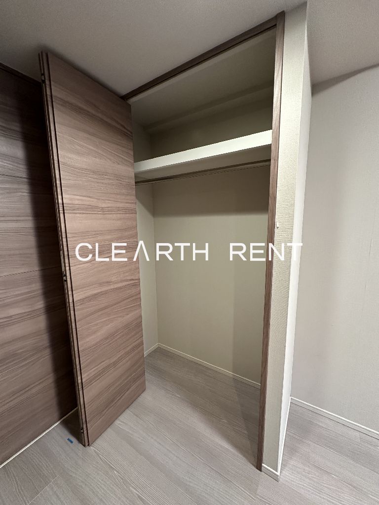 コンシェリア目白 ＴＨＥ ＧＲＡＮＤ ＲＥＳＩＤＥＮＣＥ ☆服がたっぷり入る幅広クローゼット☆